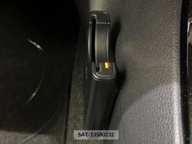 Toyota AQUA 2021-09 389303-5