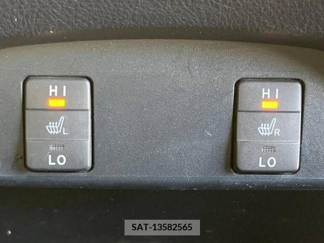 Toyota SIENTA 2018-06 378001-7