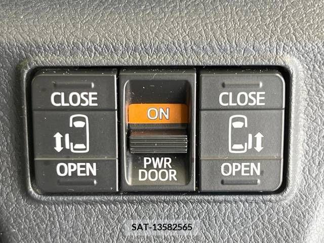 Toyota SIENTA 2018-06 378001-4