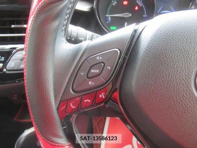 Toyota C-HR 2021-09 323085-22