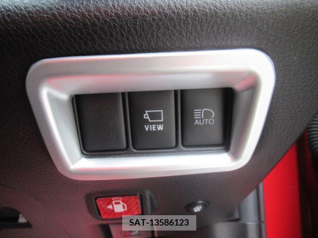 Toyota C-HR 2021-09 323085-21