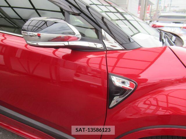 Toyota C-HR 2021-09 323085-25