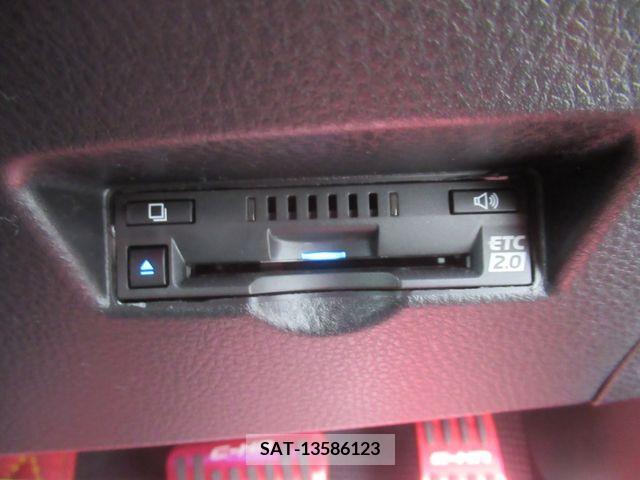Toyota C-HR 2021-09 323085-20