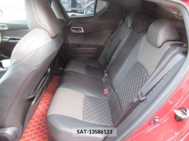 Toyota C-HR 2021-09 323085-7