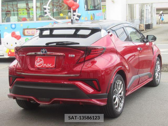 Toyota C-HR 2021-09 323085-2
