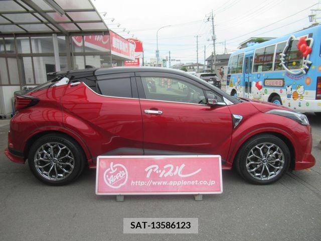 Toyota C-HR 2021-09 323085-4