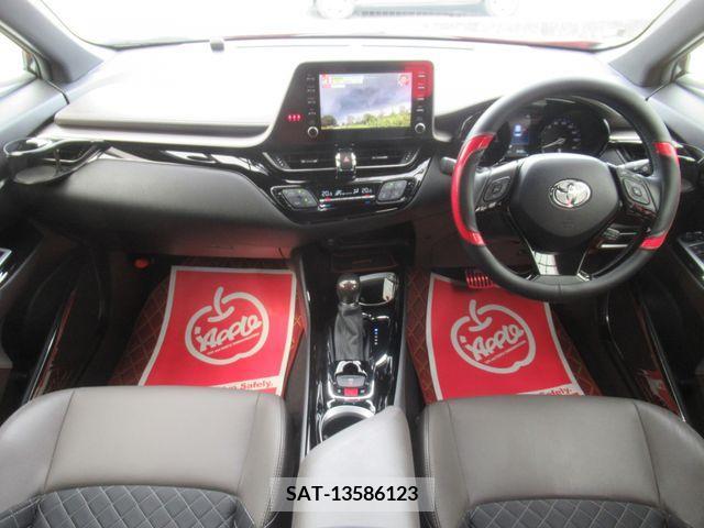 Toyota C-HR 2021-09 323085-1