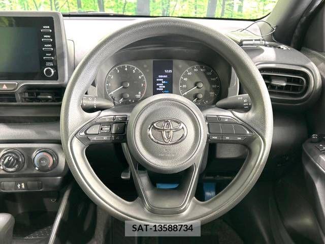 Toyota YARIS 2022-03 380539-11