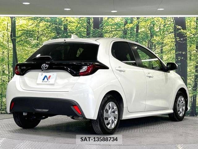 Toyota YARIS 2022-03 380539-17