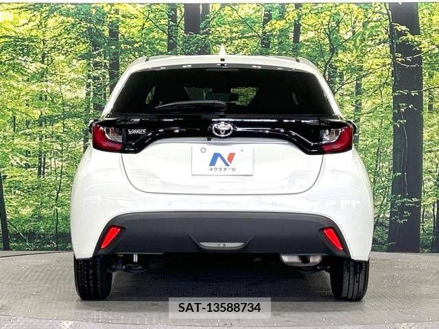 Toyota YARIS 2022-03 380539-15