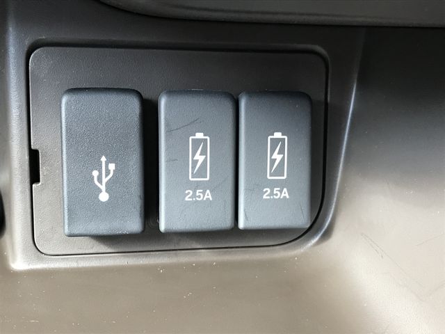 Honda N BOX 2023-04 193927-23