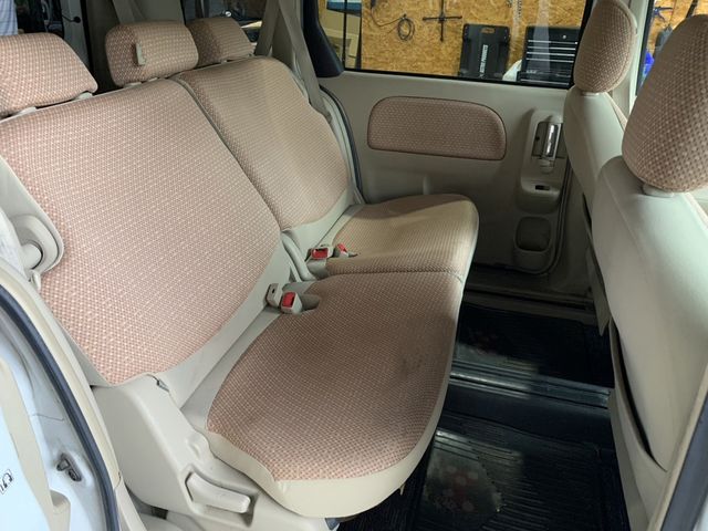 Toyota SIENTA 2011-08 8308-11