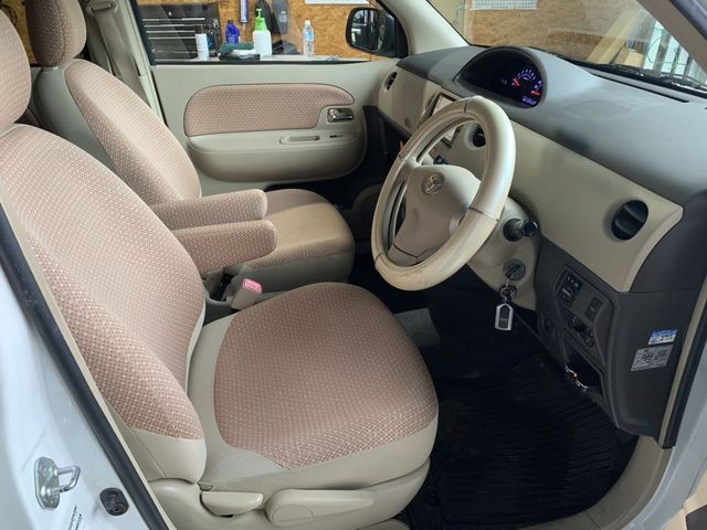 Toyota SIENTA 2011-08 8308-9