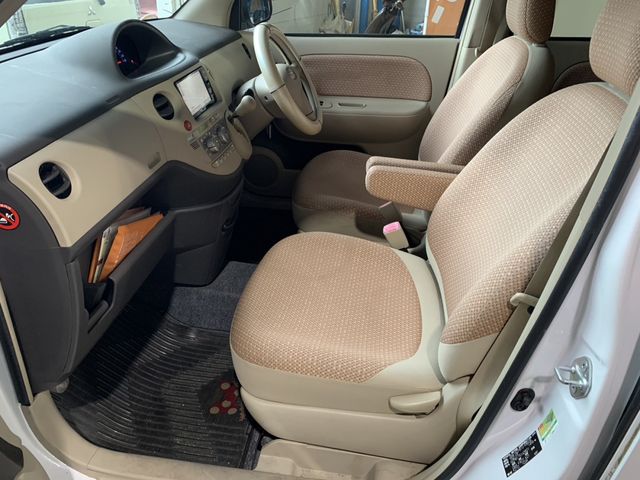 Toyota SIENTA 2011-08 8308-10
