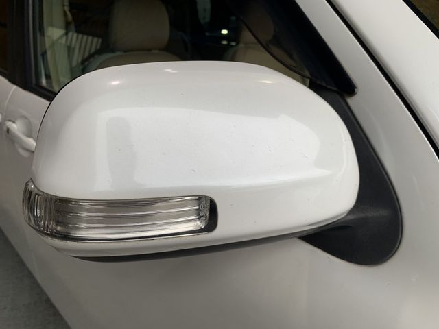 Toyota SIENTA 2011-08 8308-22