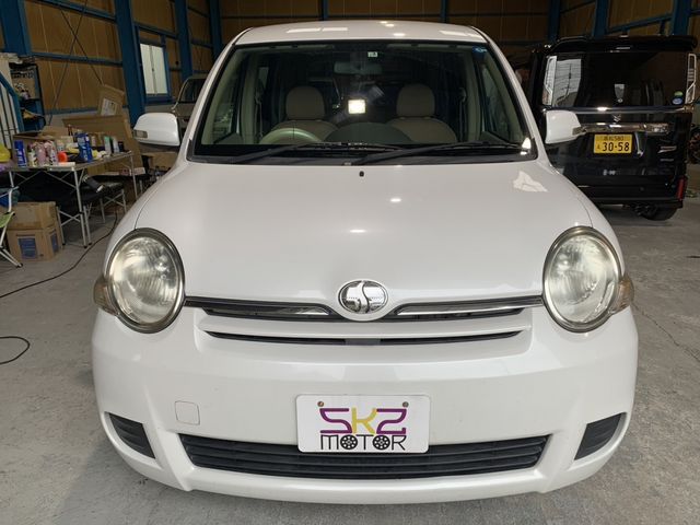 Toyota SIENTA 2011-08 8308-3