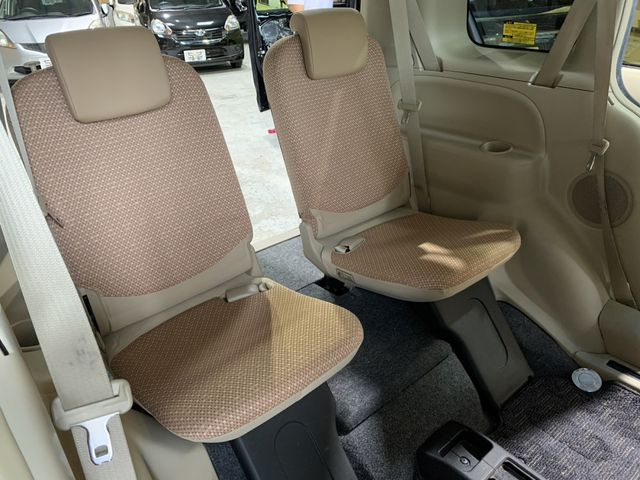 Toyota SIENTA 2011-08 8308-13