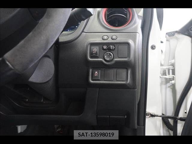 Nissan NOTE 2015-05 365491-13