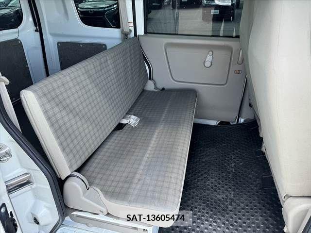 Suzuki EVERY 2009-10 390714-17