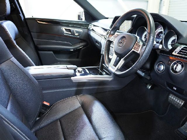 Mercedes Benz E-CLASS 2016-05 13165-4