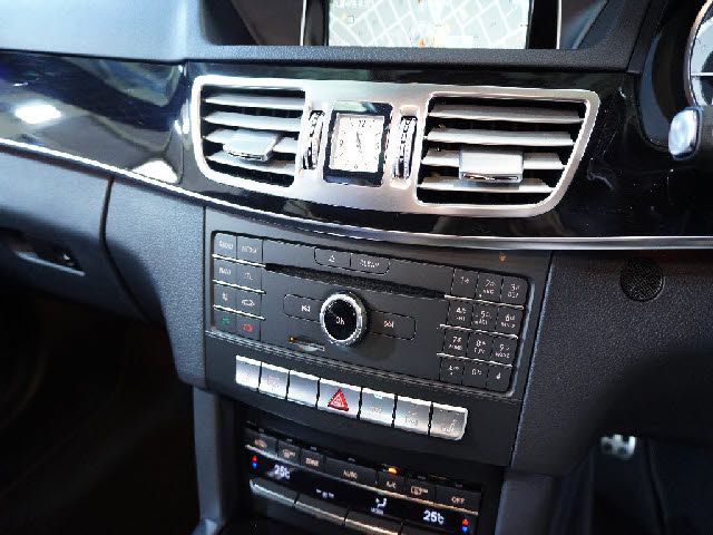 Mercedes Benz E-CLASS 2016-05 13165-18