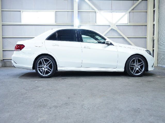 Mercedes Benz E-CLASS 2016-05 13165-11