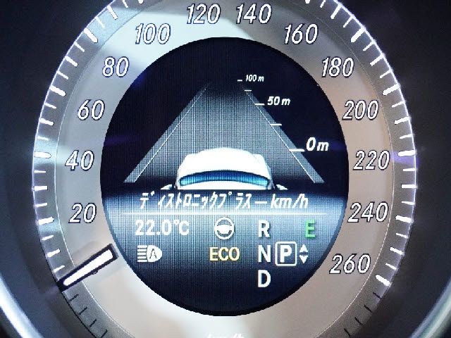 Mercedes Benz E-CLASS 2016-05 13165-17
