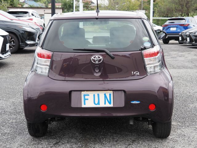 Toyota IQ 2014-09 21146-6
