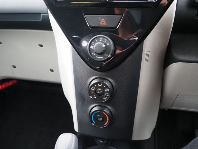 Toyota IQ 2014-09 21146-21