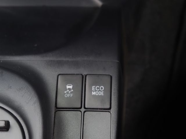 Toyota IQ 2014-09 21146-24
