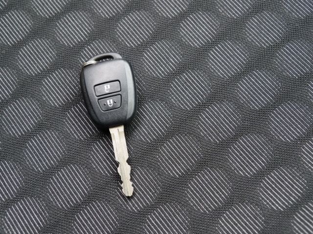 Toyota IQ 2014-09 21146-25