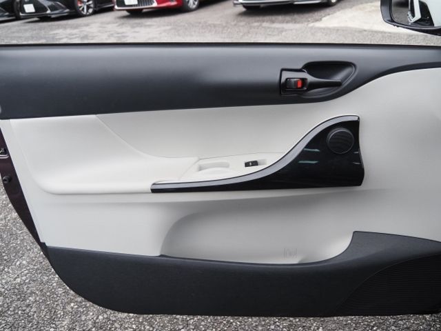 Toyota IQ 2014-09 21146-26