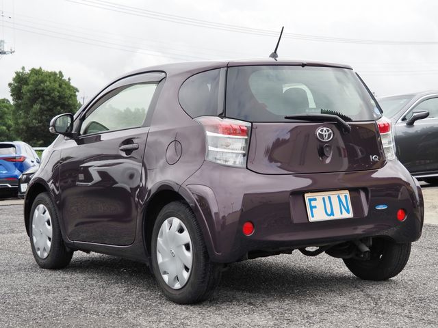 Toyota IQ 2014-09 21146-5