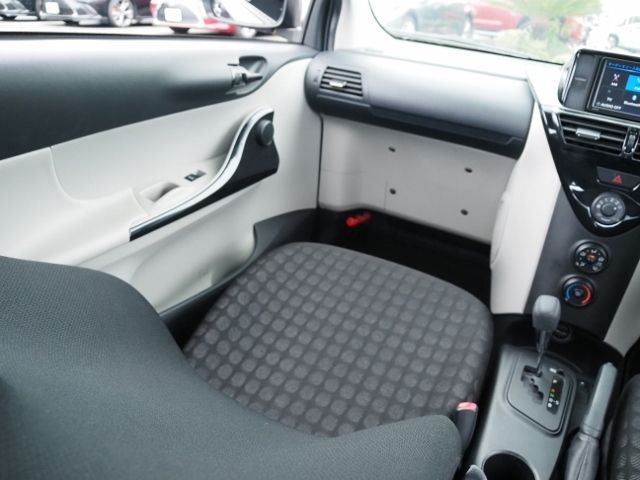 Toyota IQ 2014-09 21146-28