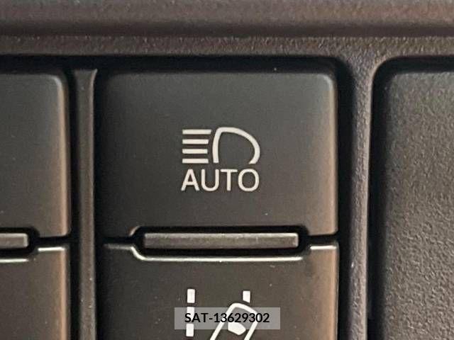 Toyota VOXY 2016-09 321488-7