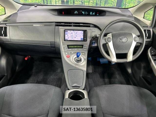 Toyota PRIUS 2013-11 378440-1