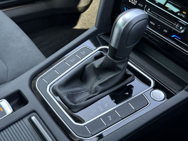 VolksWagen PASSAT VARIANT 2022-12 13214-7