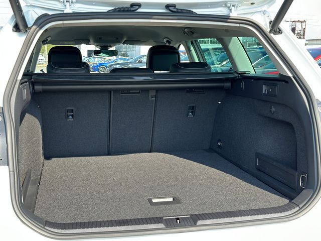 VolksWagen PASSAT VARIANT 2022-12 13214-18