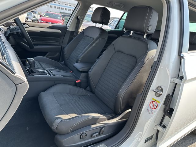 VolksWagen PASSAT VARIANT 2022-12 13214-17
