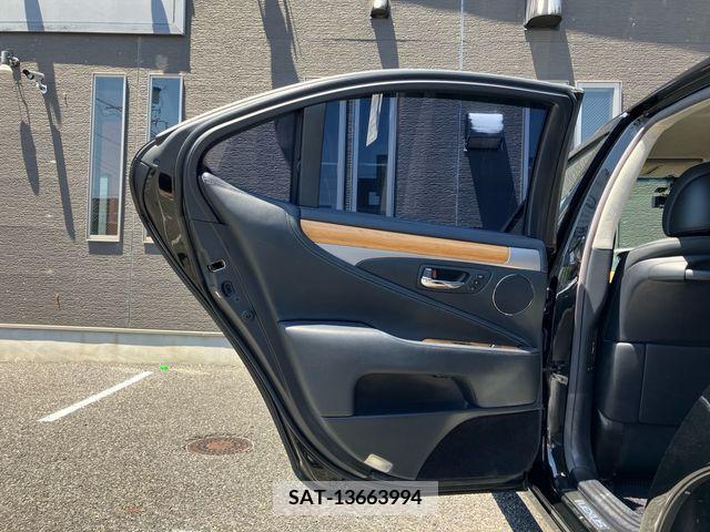 Lexus LS 2016-08 239681-17