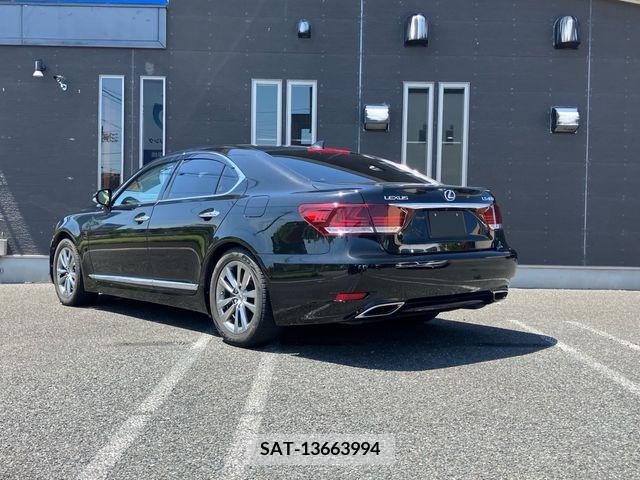 Lexus LS 2016-08 239681-2