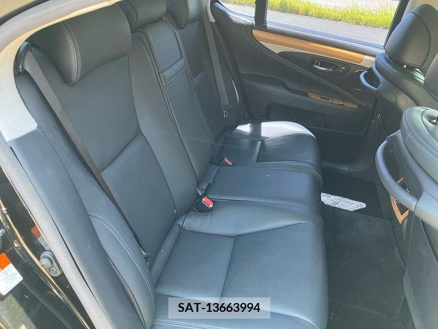 Lexus LS 2016-08 239681-5