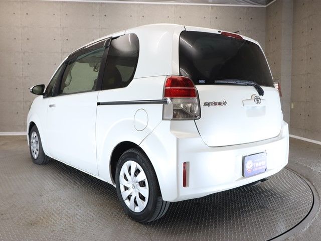 Toyota SPADE 2013-03 185090-24