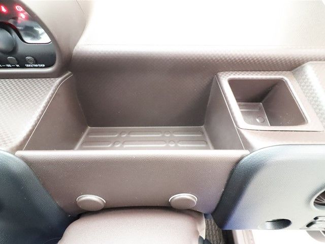 Toyota SPADE 2013-03 185090-11