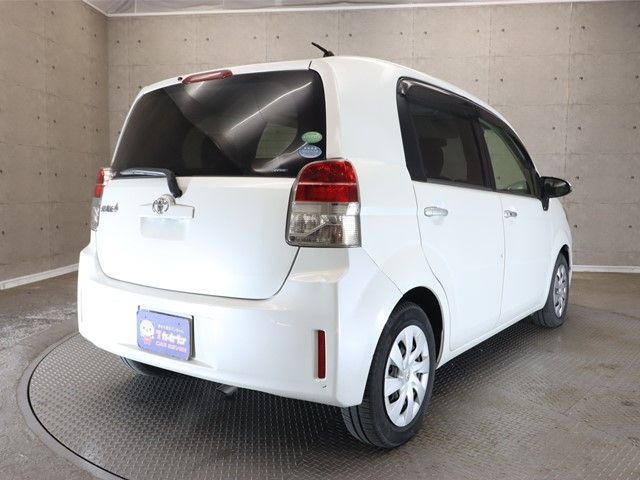 Toyota SPADE 2013-03 185090-1