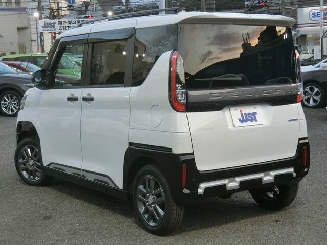 Mitsubishi DELICA MINI 2023-07 28180-1