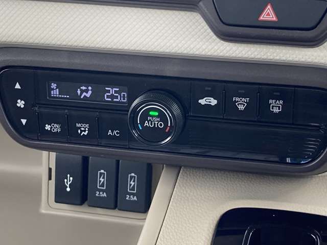 Honda N BOX 2018-05 2068-6