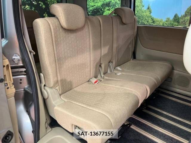 Nissan SERENA 2006-02 385327-7