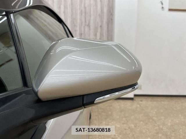 Toyota PRIUS 2017-10 281976-13