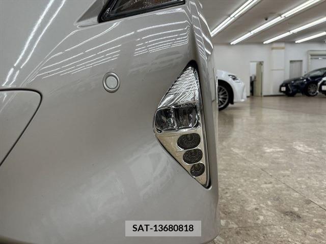 Toyota PRIUS 2017-10 281976-11